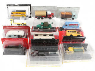 Lot 11 - DIVERS (12)