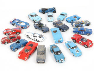 Lot 121 - DIVERS (20)