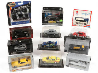 Lot 26 - DIVERS (12)