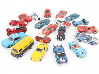 Lot 122 - DIVERS (20)