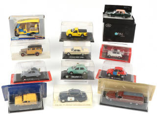 Lot 38 - DIVERS (12)