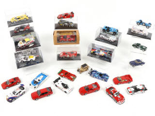 Lot 230 - DIVERS (27)