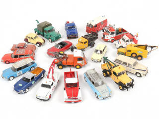 Lot 135 - DIVERS (20)