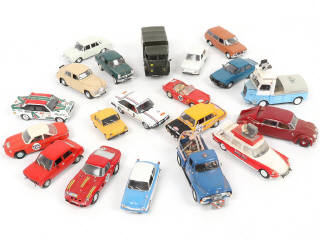 Lot 140 - DIVERS (20)