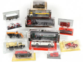 Lot 246 - DIVERS (14)