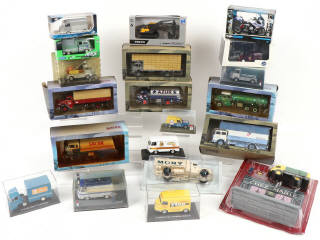 Lot 250 - DIVERS (20)