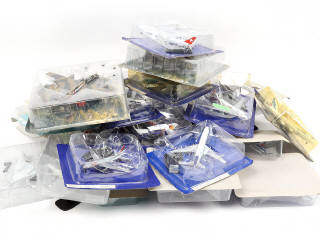 Lot 153 - DIVERS (51)