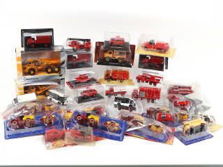 Lot 76 - DIVERS (33)