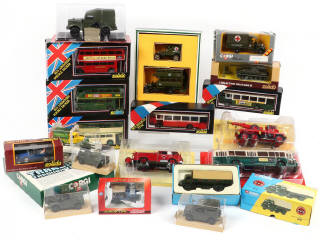 Lot 83 - DIVERS (19)