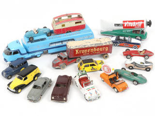 Lot 181 - DIVERS (15)