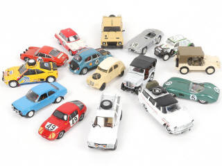 Lot 190 - DIVERS (15)