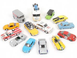 Lot 193 - DIVERS (15)