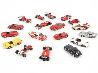 Lot 285 - DIVERS (18)