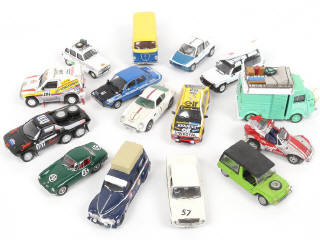 Lot 197 - DIVERS (15)