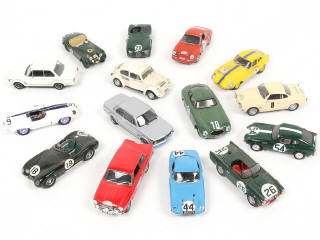 Lot 198 - DIVERS (15)