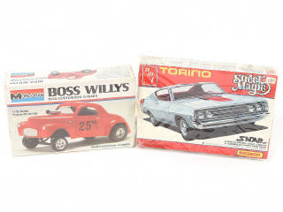 Lot 301 - DIVERS (8)