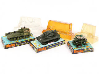 Lot 172 - DINKY TOYS (GB) (3)
