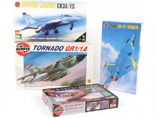 Lot 289 - AIRFIX (GB) (4)