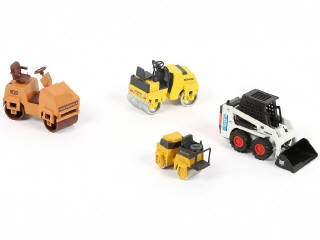 Lot 163 - DIVERS (8)