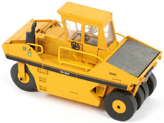 Lot 159 - DIVERS (4)