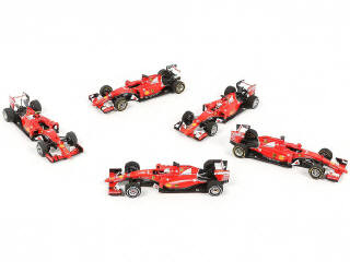 Lot 225 - DIVERS (5)