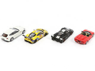 Lot 118 - DIVERS (4)