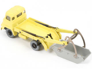 Lot 138 - DINKY TOYS (GB) (1)