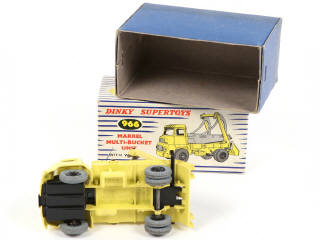 Lot 138 - DINKY TOYS (GB) (1)