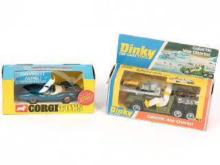 Lot 206 - DINKY TOYS (GB) (2)