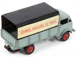 Lot 339 - DINKY TOYS (FRANCE) (1)