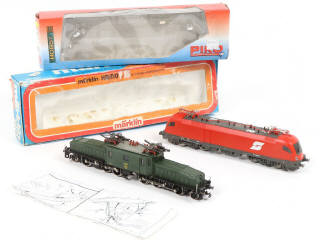 Lot 40 - DIVERS 'HO' (2)