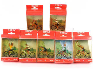 Lot 271 - DIVERS (15)