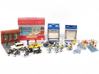 Lot 286 - DIVERS (44)