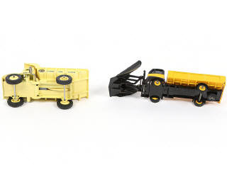 Lot 260 - DINKY TOYS (GB) (2)