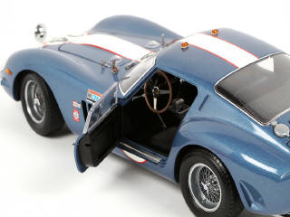 Lot 37 - KYOSHO (JAPON) (1)