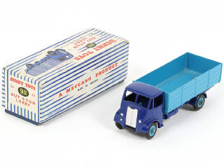 Lot 254 - DINKY TOYS (GB) (1)