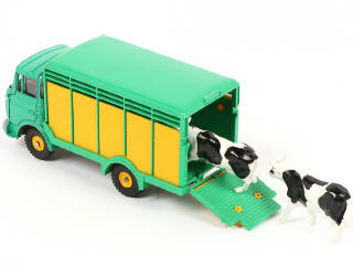 Lot 234 - DINKY TOYS (FRANCE) (1)