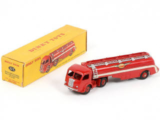 Lot 226 - DINKY TOYS (FRANCE) (1)