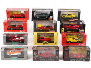 Lot 315 - DIVERS (12)