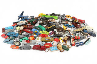 Lot 259 - DIVERS (80)
