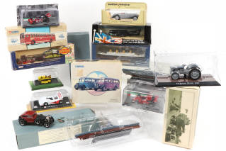 Lot 237 - DIVERS (14)