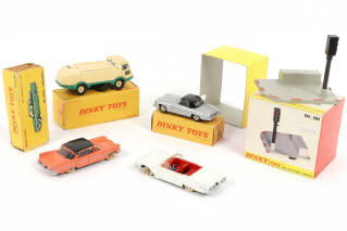 Lot 208 - DINKY TOYS (FRANCE) (5)