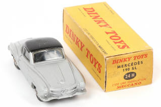 Lot 208 - DINKY TOYS (FRANCE) (5)