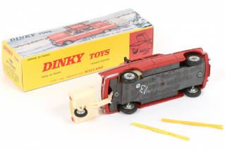 Lot 202 - DINKY TOYS (FRANCE) (1)