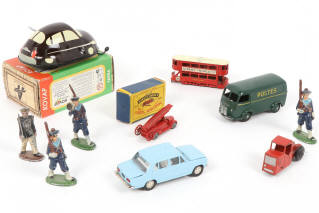 Lot 235 - DIVERS (10)