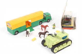 Lot 161 - CORGI TOYS (GB) (3)