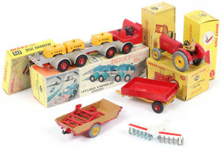 Lot 243 - DINKY TOYS (GB) (4)