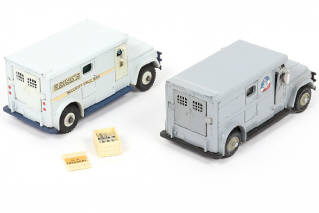 Lot 237 - DINKY TOYS (GB) (2)
