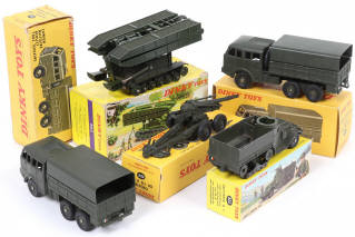 Lot 260 - DINKY TOYS (FRANCE) (5)