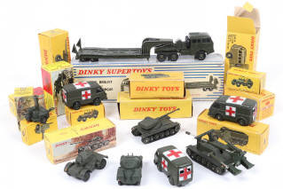 Lot 262 - DINKY TOYS (FRANCE) (19)
